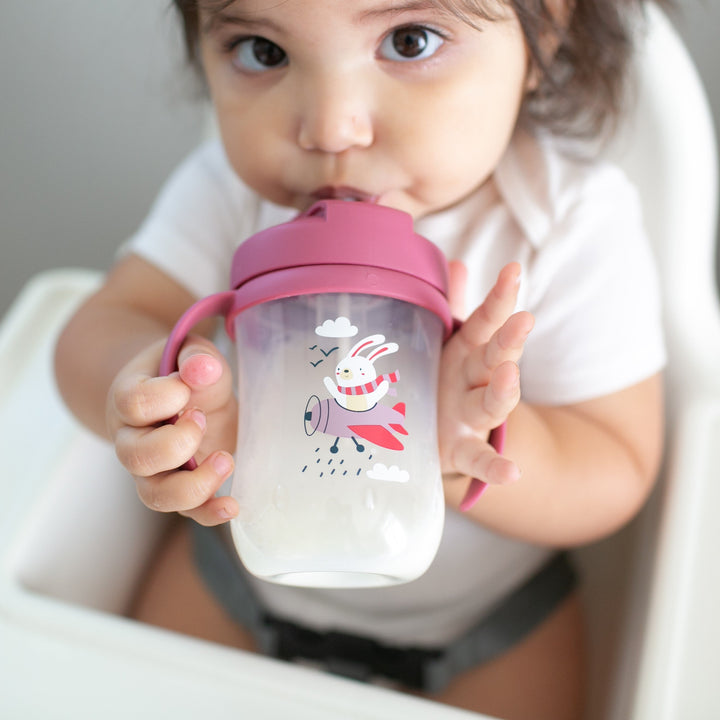 https://cdn.shopify.com/s/files/1/0659/5860/9120/files/Lifestyle_Babys_First_Straw_Cup_9oz_270ml_Pink_Bunny_Pilot_2.jpg?v=1753427137